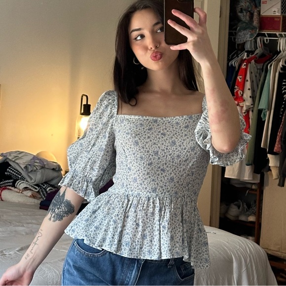 Hudson Gray Tops - Floral Puff Sleeve Peplum Top